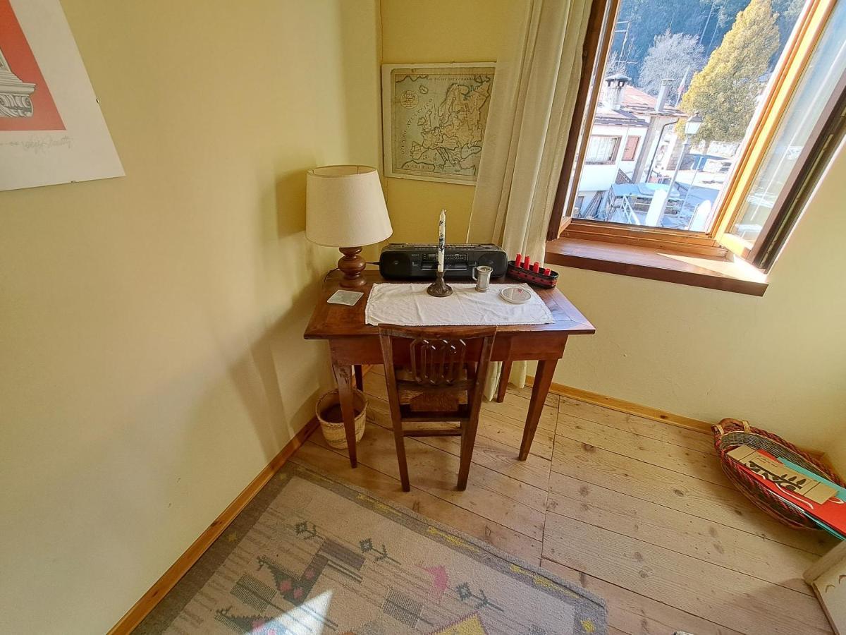 ピエーヴェ・ディ・カドーレL' Antica Casa Di Maria Liliaアパートメント エクステリア 写真