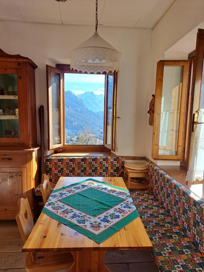 ピエーヴェ・ディ・カドーレL' Antica Casa Di Maria Liliaアパートメント エクステリア 写真
